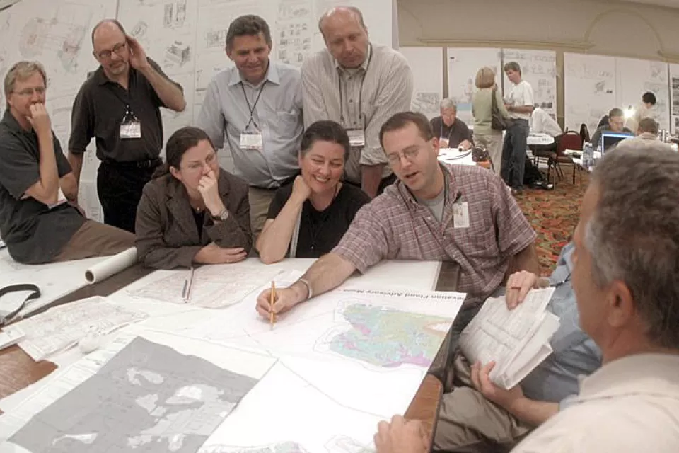 urban planners look at Biloxi plans
